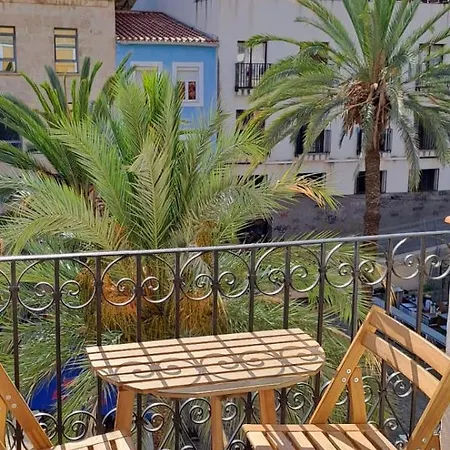 Appartamento Edificio Amarillo En El Barrio Alicante