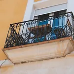 Edificio Amarillo En El Barrio דירה אליקאנטה