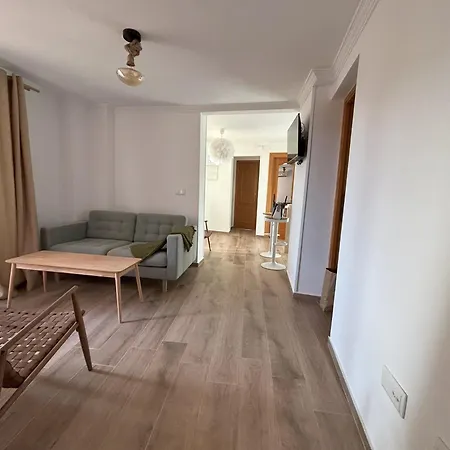 Apartman Edificio Amarillo En El Barrio *