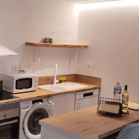 Apartment Edificio Amarillo En El Barrio Alicante