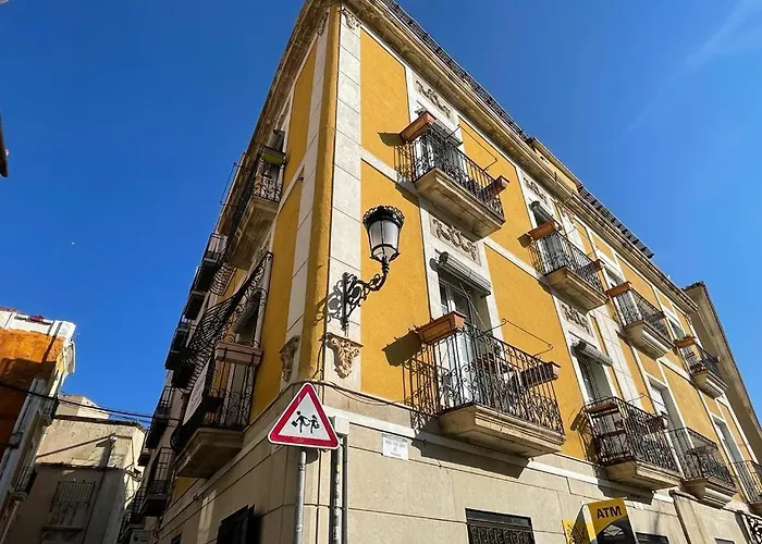 Edificio Amarillo En El Barrio 아파트 *