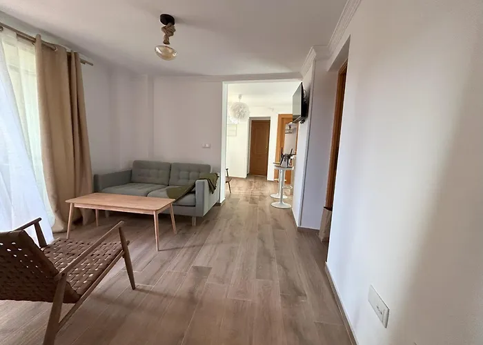 Apartman Edificio Amarillo En El Barrio *