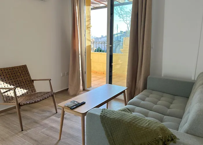 Apartman Edificio Amarillo En El Barrio *