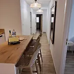 Апартаменты Edificio Amarillo En El Barrio *