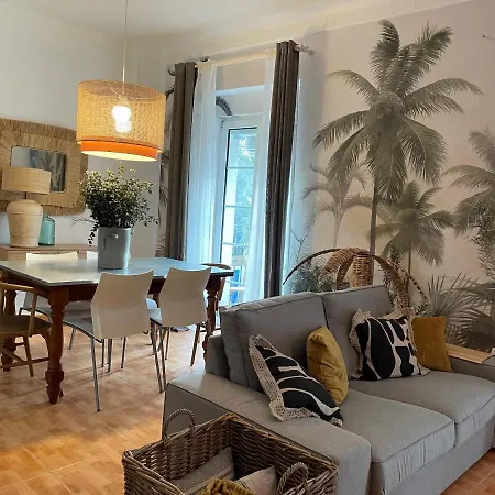 아파트 Edificio Amarillo En El Barrio 알리칸테