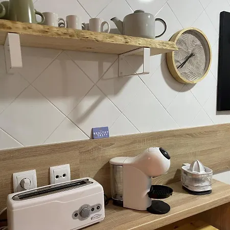 Edificio Amarillo En El Barrio 아파트 알리칸테