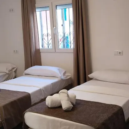 Edificio Amarillo En El Barrio 아파트 알리칸테