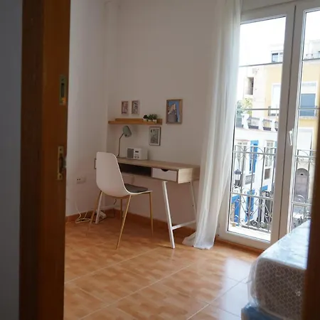 Edificio Amarillo En El Barrio Appartement *